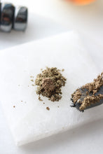 Load image into Gallery viewer, Magnetic Hematite Prosperity Kit with Gold &amp; Black Magnetic Sand
