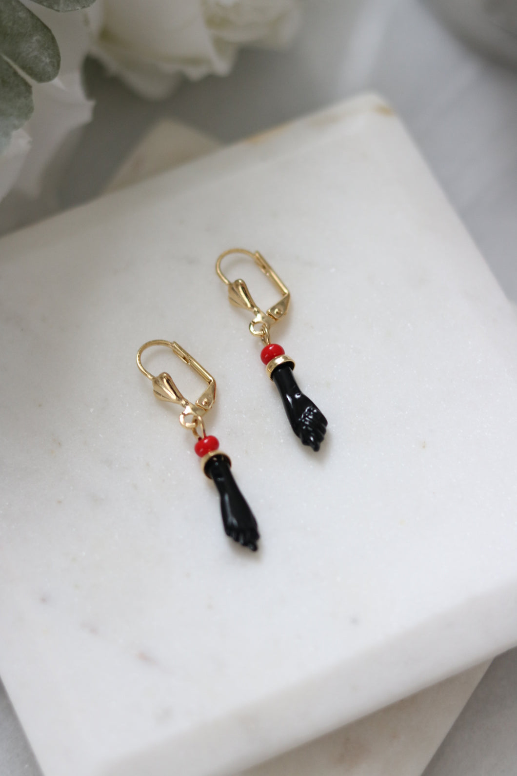 Manito Azabache Earrings